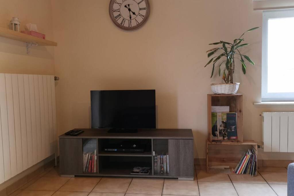 Lo'Ree Des Pres Apartment Grandrieu Ngoại thất bức ảnh